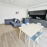 Modern Two Bedrooms In City Center With A Private Parking