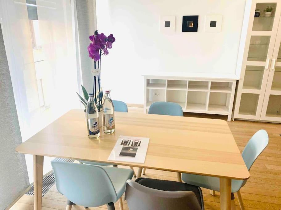 Modern Two Bedrooms In Center With A Private Parking *